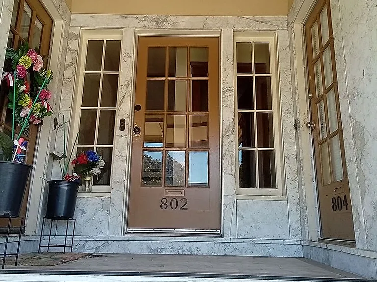 800 Capitol St — Photo 2