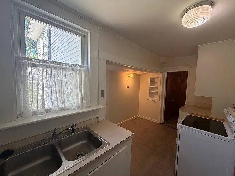 74 S State St #1 — Photo 5