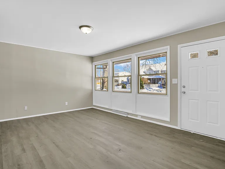 1101 N McKinley Ave — Photo 8