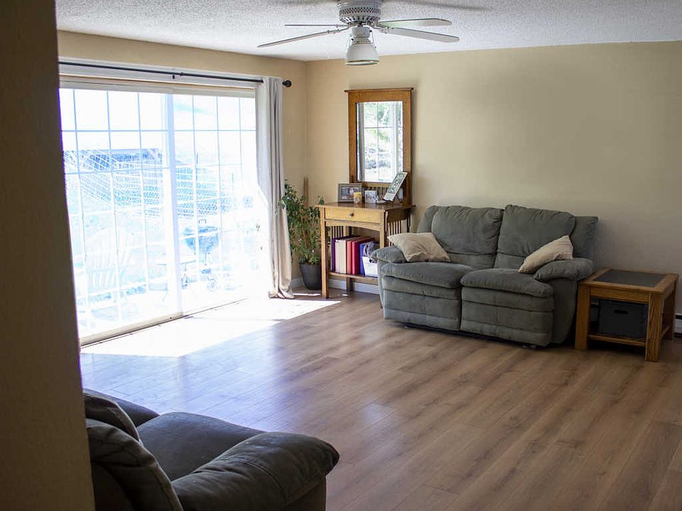 1st image of 2223 E Vista Dr