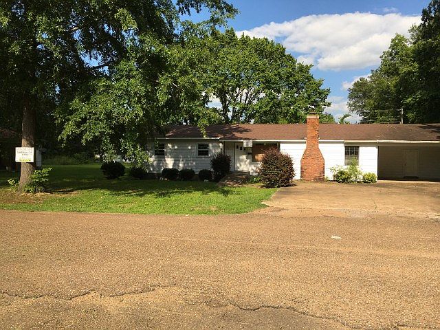 1st image of 208 Calvary St
