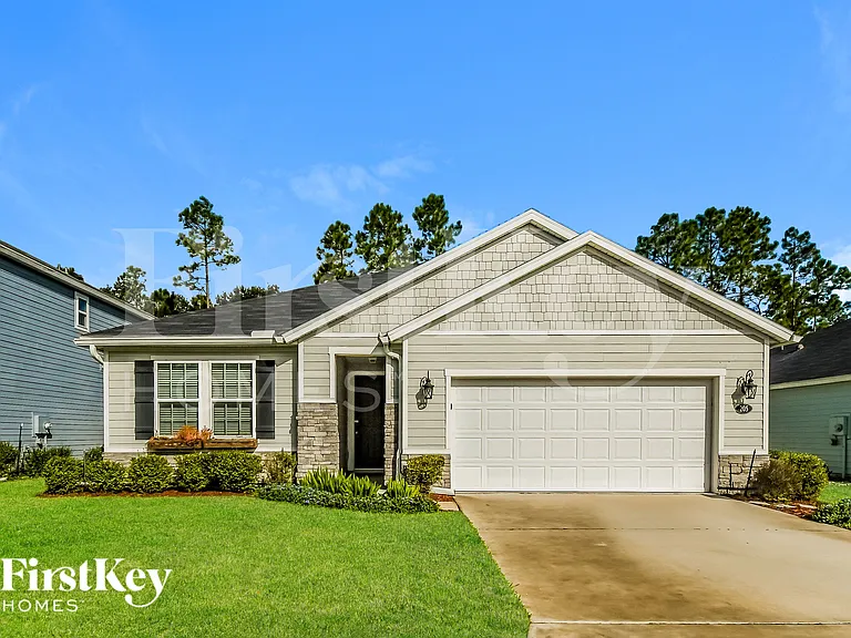 205 Orient Dr — Photo 1