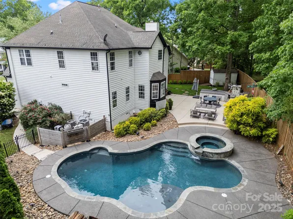 19507 Dufour Ct, Cornelius, NC 28031