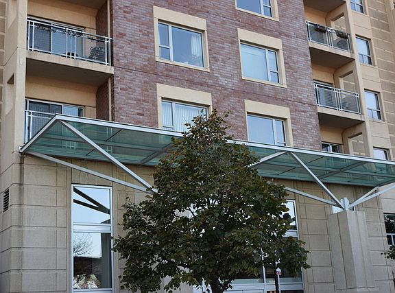 4th image of 100 N Hermitage Ave Unit 109