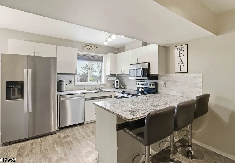 51 Mount Kemble Ave #207 — Photo 2