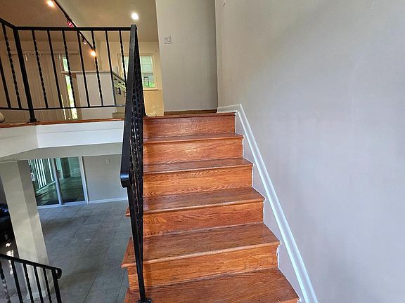 4th image of 3505 Templar Rd