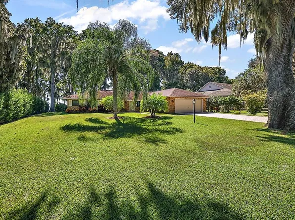 9828 Rosemary Ln, Leesburg, FL 34788