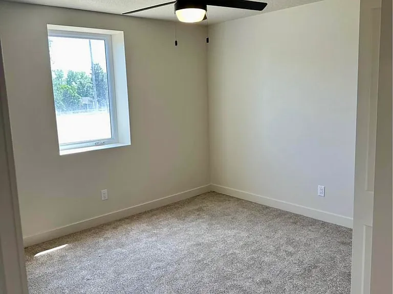 107 W Park Ave — Photo 10