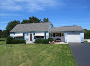 284 Straub Rd, Rochester, NY 14626