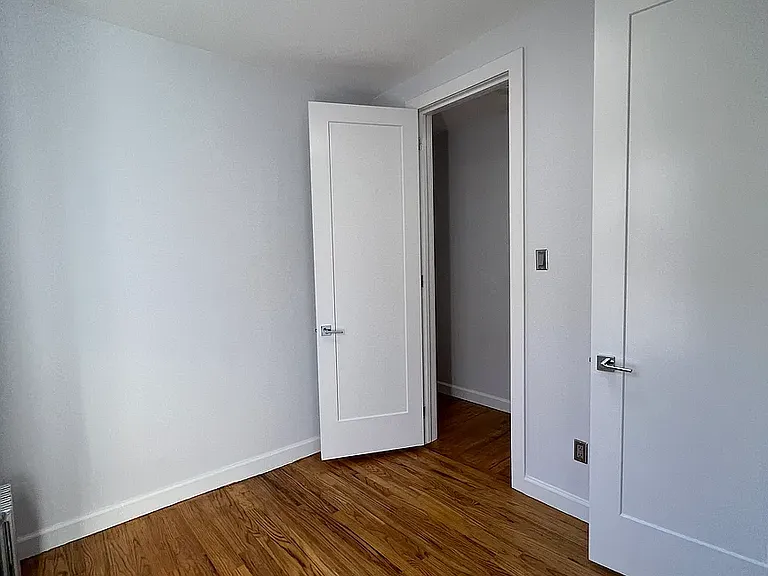 511 W 186th St #E2 — Photo 9