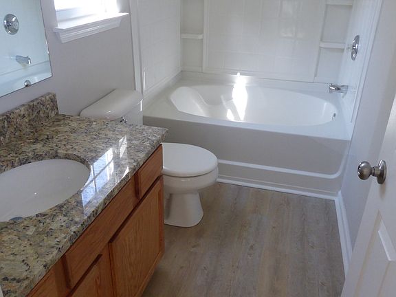 5th image of 5086 Thornton Dr