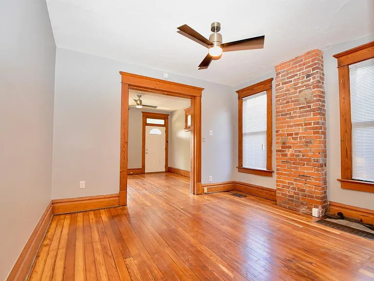 532 Elsmere St — Photo 11