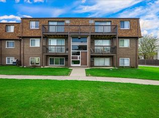 124 Boardwalk St Unit 2E, Elk Grove Village, IL 60007
