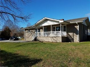 120 Holly Tree Cir, Hendersonville, NC 28792