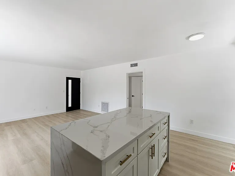929 N Stanley Ave #2 — Photo 10