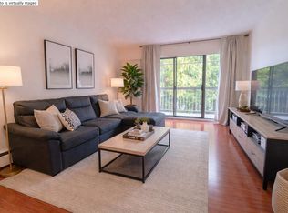 7428 19th Ave #308, Burnaby, BC V3N 1E1