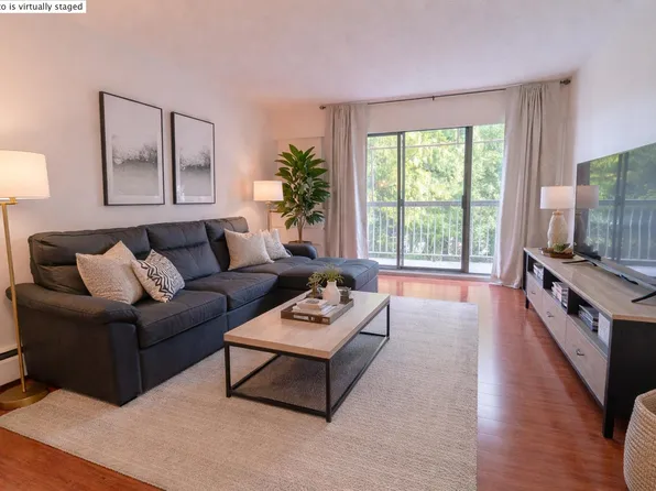 7428 19th Ave #308, Burnaby, BC V3N 1E1