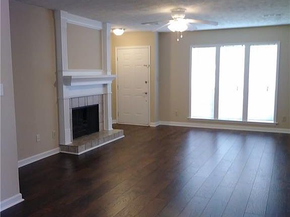 4th image of 755 N Burbank Dr