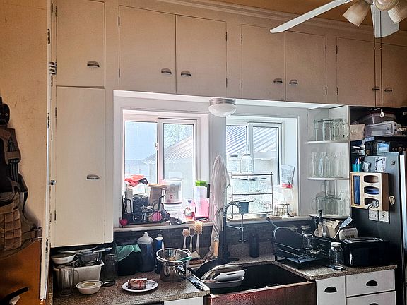 2nd image of 234 S 4th St E
