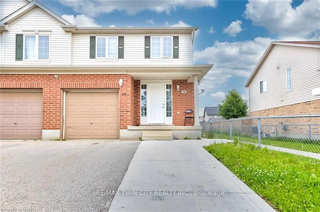 4 bed, $3,000 — Photo 1