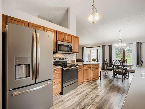 2nd image of 1513 Carleton Dr