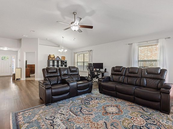 4th image of 109 Ridgeway Cir
