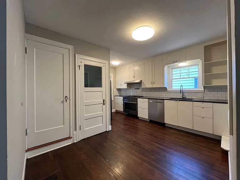 1723 NE 60th Ave — Photo 12