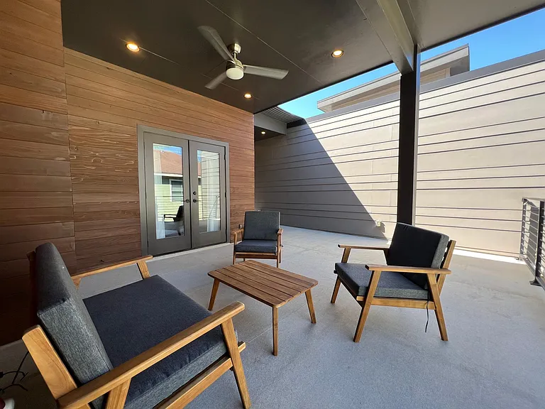 504 Morgan St NE — Photo 11