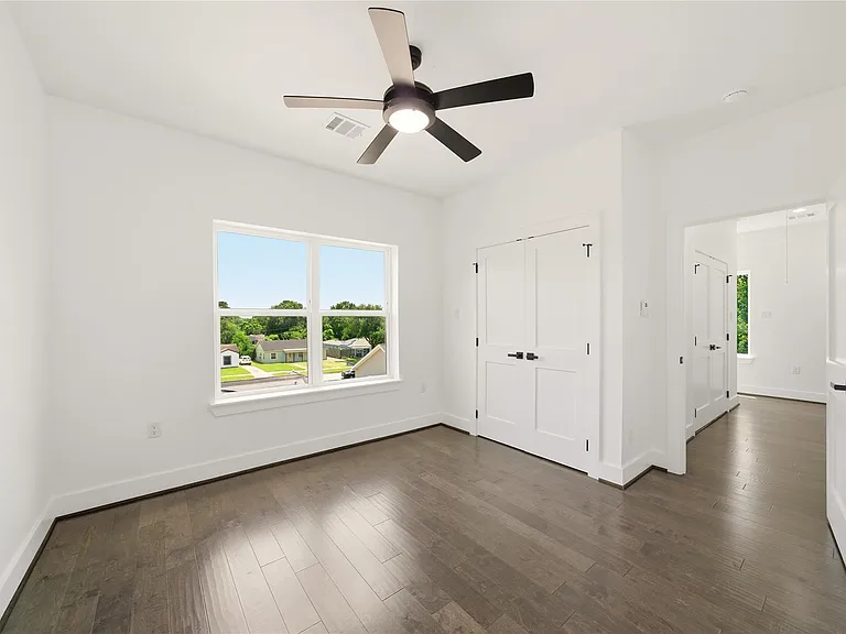 5024 Winnetka St #A — Photo 12