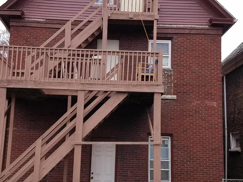 Niagara St