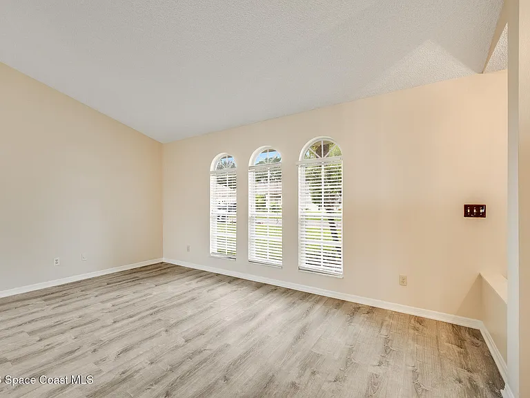 2540 Wild Wood Dr — Photo 6