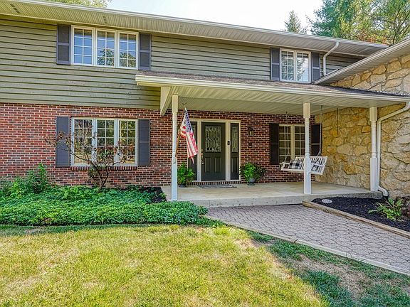 2nd image of 8 Erin Ct