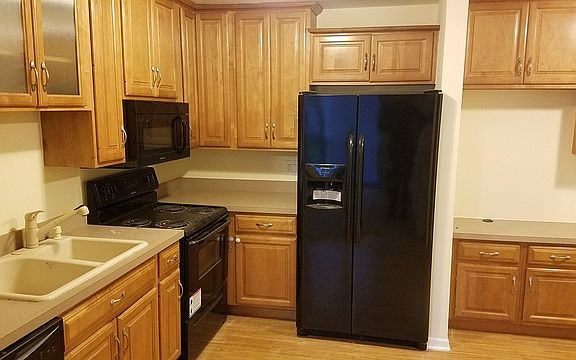 3rd image of 15732 Terrace Dr #Ro3