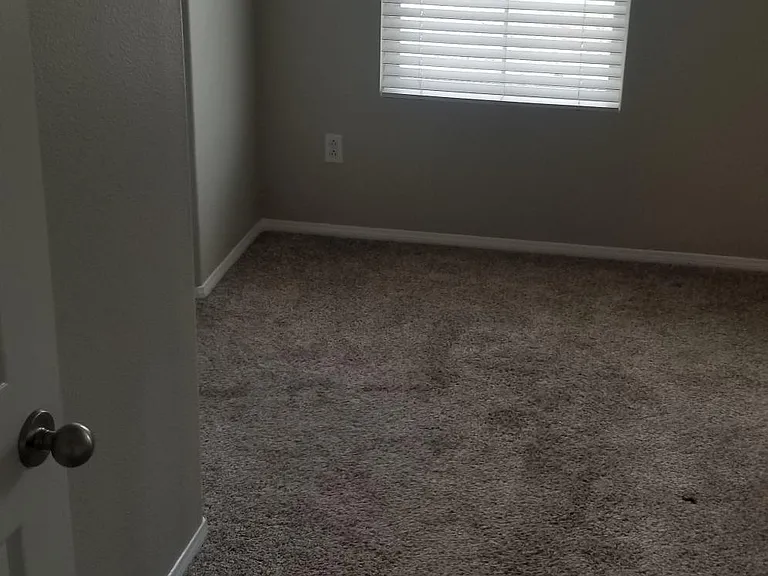 27715 Summer Grove Pl — Photo 35