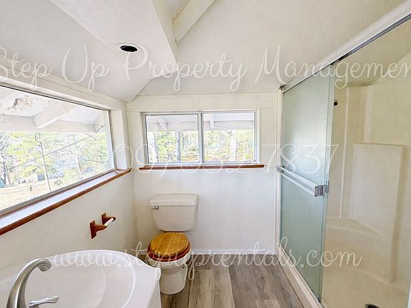 4th image of 20381 Sherry Ct #C