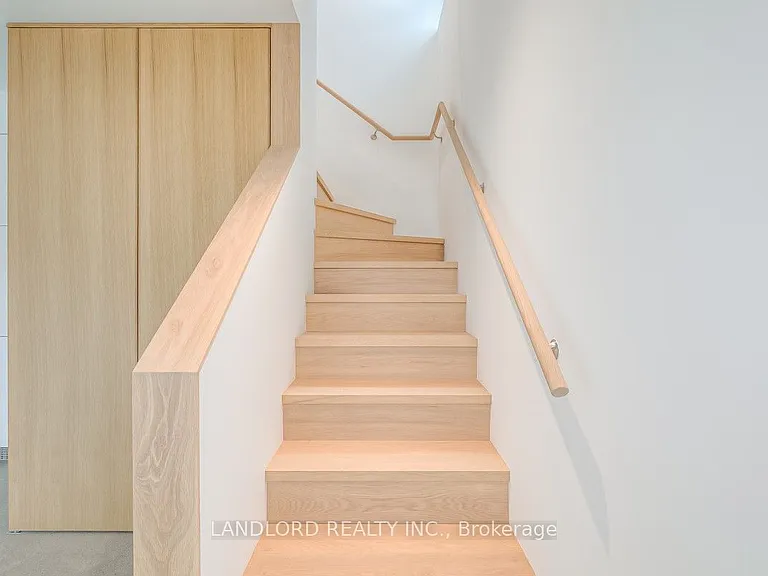 429 Brock Ave #LANEWAY — Photo 10