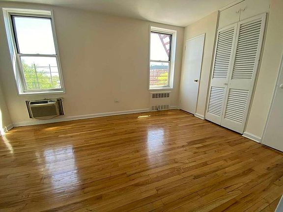 5th image of 2020 Avenue V APT 5G