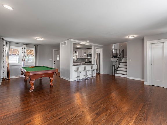 3rd image of 10016 W Medill Ave