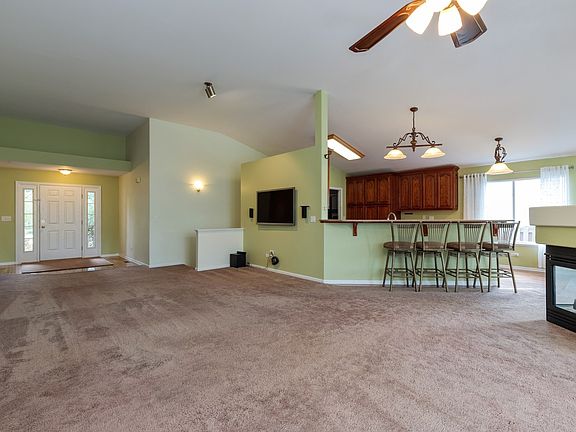 3rd image of 401 Farmhill Ct