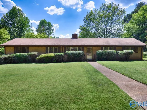 818 Dellwood Rd SE, Huntsville, AL 35802