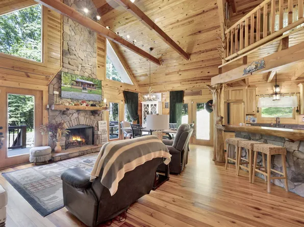 445 Berrington Ln, Springville, AL 35146