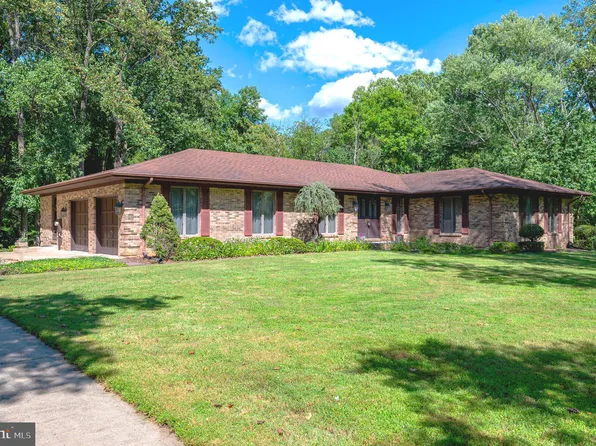 11600 Locust Glen Dr, Bowie, MD 20721