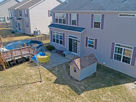 3rd image of 225 Springwood Dr