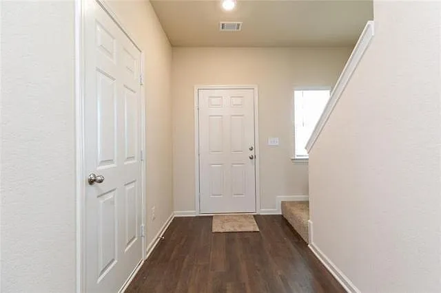 4 bed, 2.5 bath, 1987 sqft, $1,825 — Photo 3