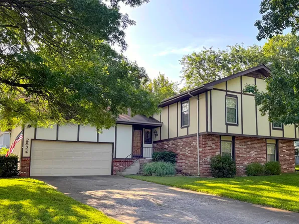 2824 S Catalina Circle, Springfield, MO 65804