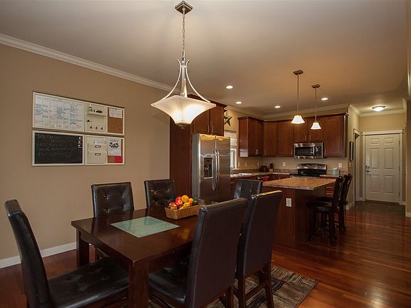 4th image of 310 Cambridge Way