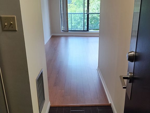 4th image of 757 Victoria Park Ave #401