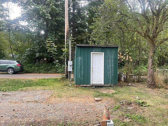 8x10' Shed with phone/wifi hookup, locking door