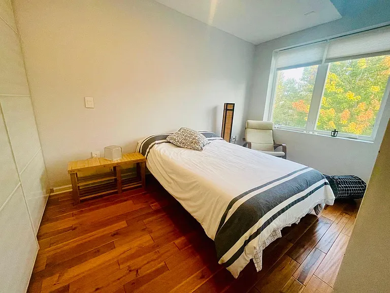 732 Kenyon St NW — Photo 12