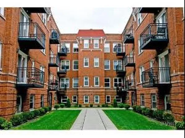 2111 E 67th St APT 302, Chicago, IL 60649